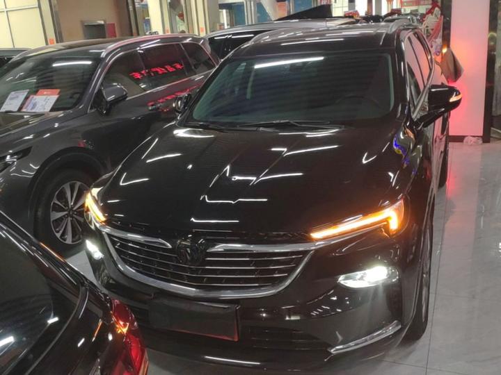 2022 652T RWD Premium 7-Seater photo 2