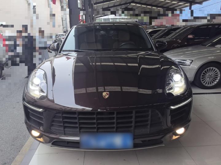 2017 Macan 2.0T photo 2