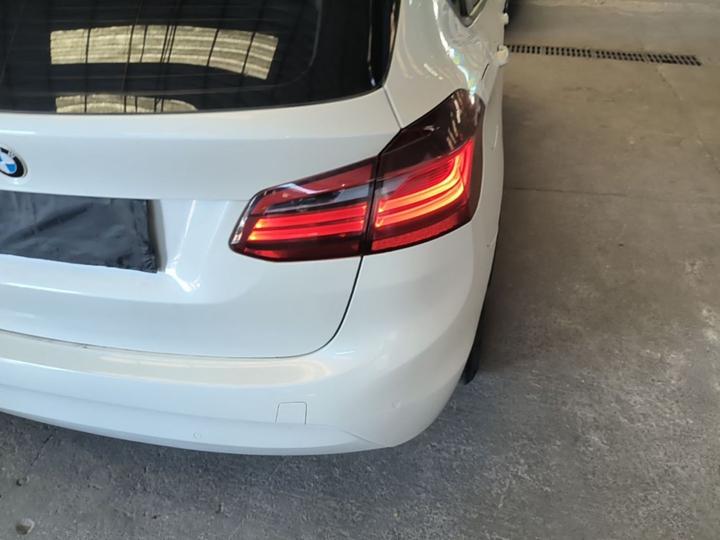 2 Series Wagon 2016 218i Leading photo 7