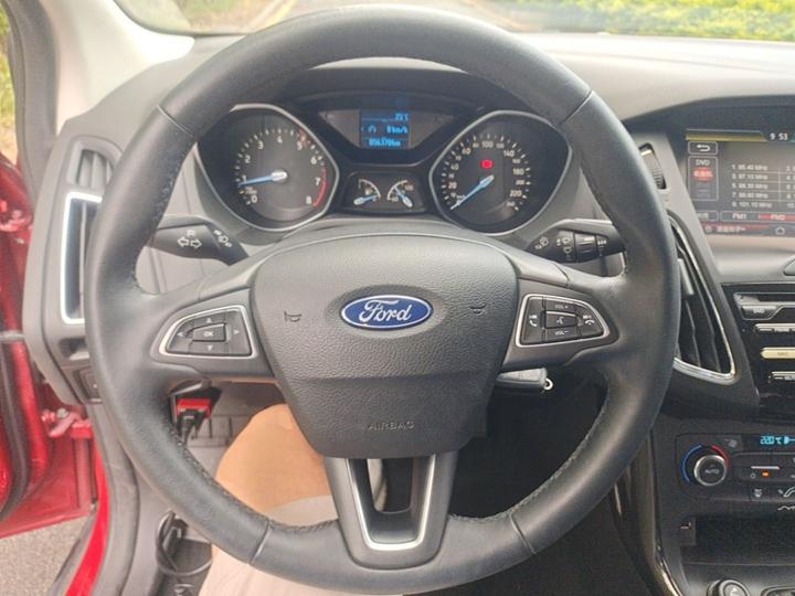 Focus 2015 Sedan EcoBoost 125 MT photo 6