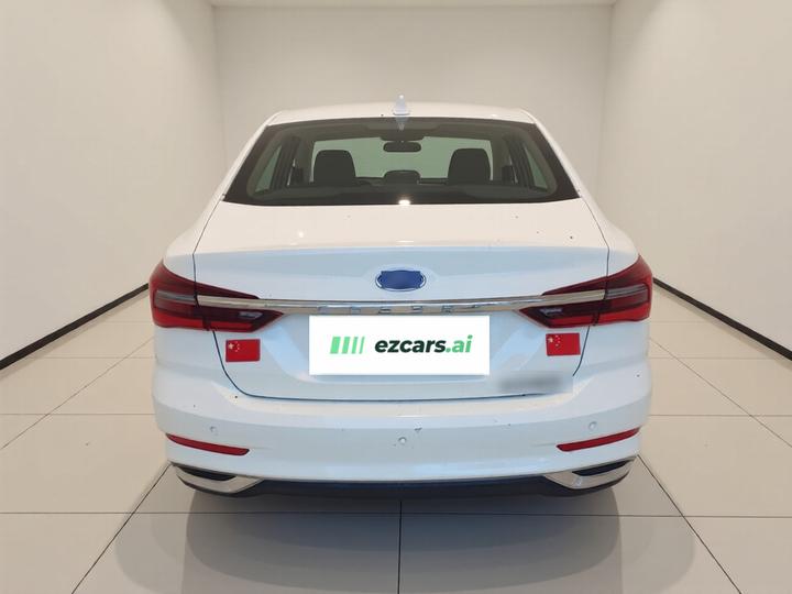 Escort 2021 1.5L AT Platinum photo 5