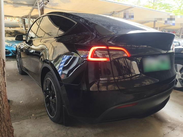 Model Y 2022 Facelift RWD photo 4