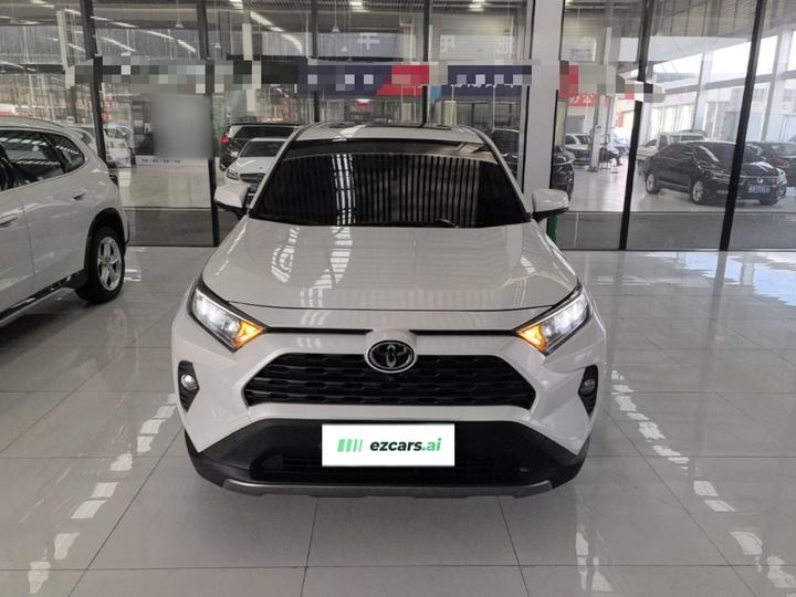 RAV4 2021 2.0L CVT RWD photo 2