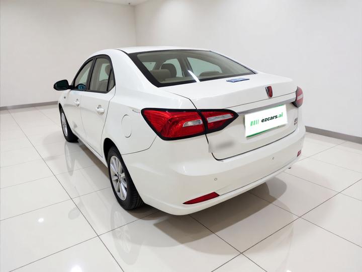 360 2018 PLUS 1.5L AT Luxury photo 4
