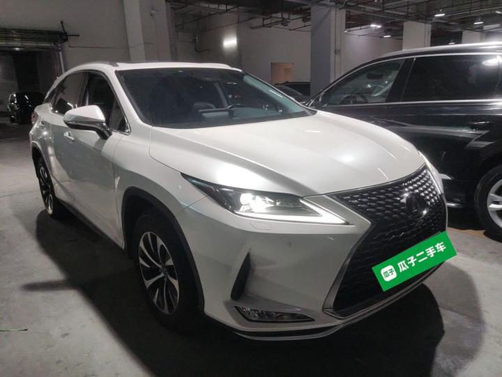 RX 2020 Facelift 300 RWD Comfort photo 3