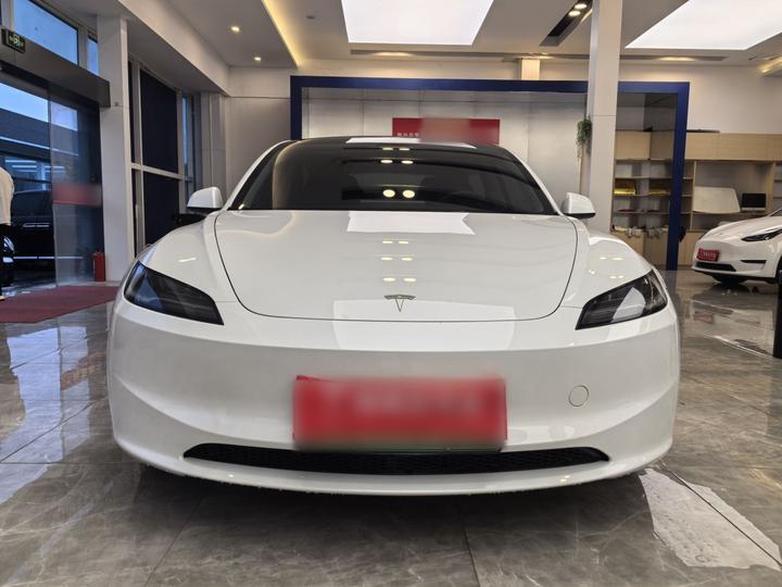Model 3 2023 RWD photo 3