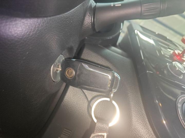 Tiida 2011 1.6L CVT Comfort photo 8