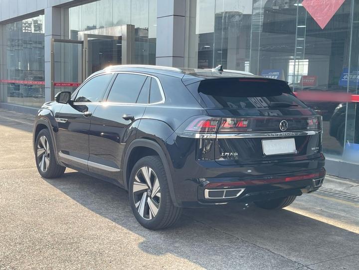 Teramont X 2023 380TSI AWD Exclusive Luxury photo 4