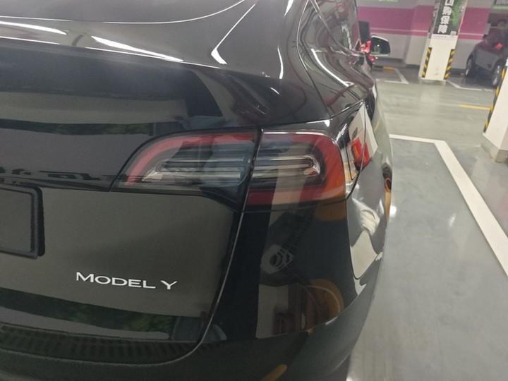 Model Y 2022 Facelift RWD photo 7