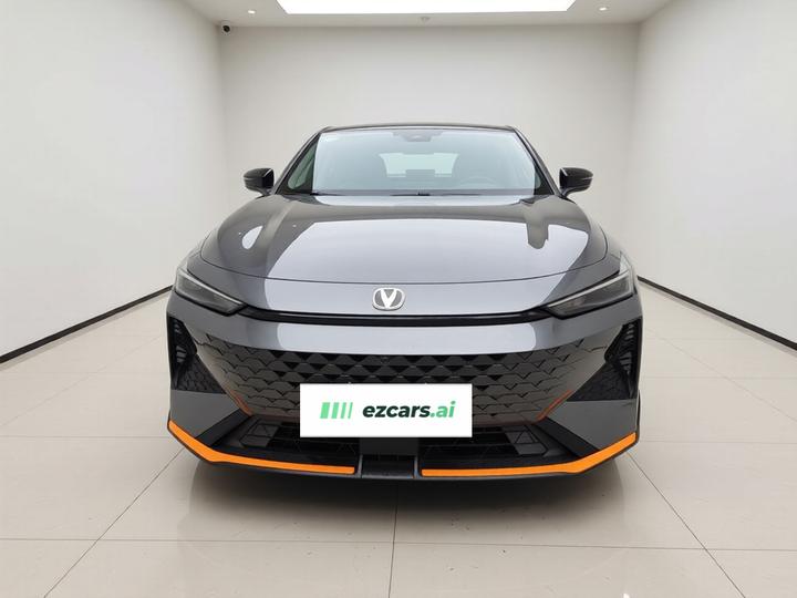 UNI-V 2024 1.5T Premium Sport photo 2