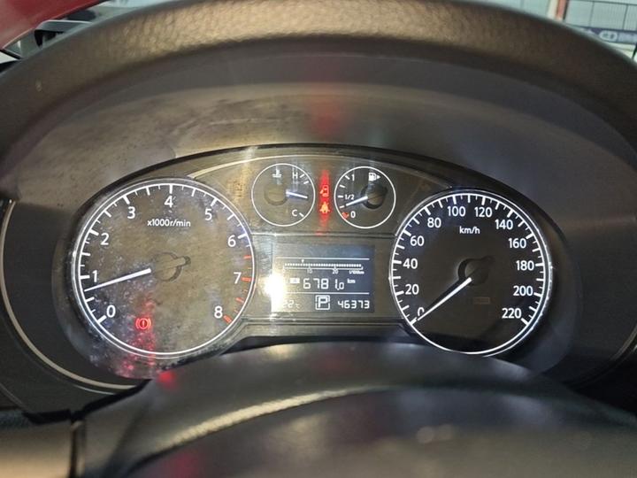 Tiida 2011 1.6L CVT Comfort photo 7