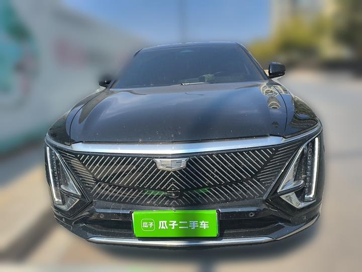 IQ 2022 RWD Long Range Luxury photo 2