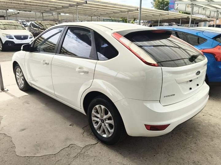Focus 2013 Hatchback Classic 1.8L AT photo 4