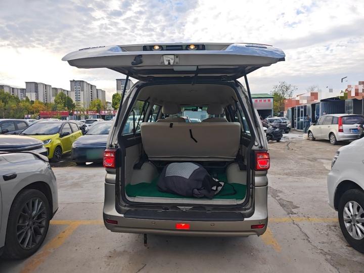 Lingzhi M5EV 2020 Comfort 7-Seater photo 8