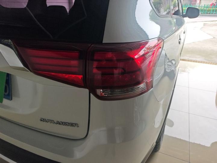 Outlander 2018 2.0L RWD Honor 5-Seater photo 7