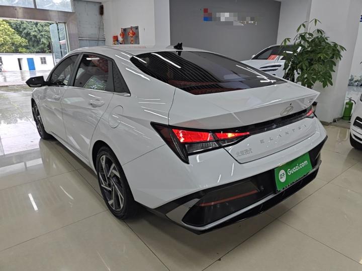 Elantra 2023 1.5L CVT GLX Elite photo 4