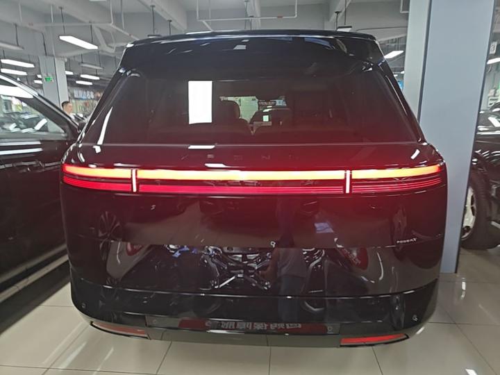 GX 2026 EREV 1585 AWD UltraSE photo 3
