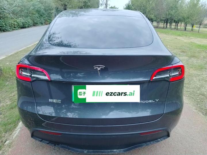 Model Y 2022 Facelift RWD photo 3
