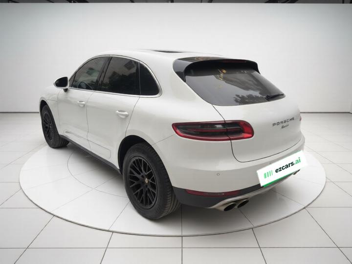2017 Macan 2.0T photo 4