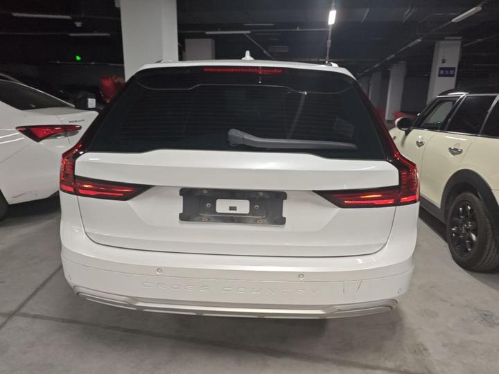 V90 2022 Cross Country B5 AWD photo 3