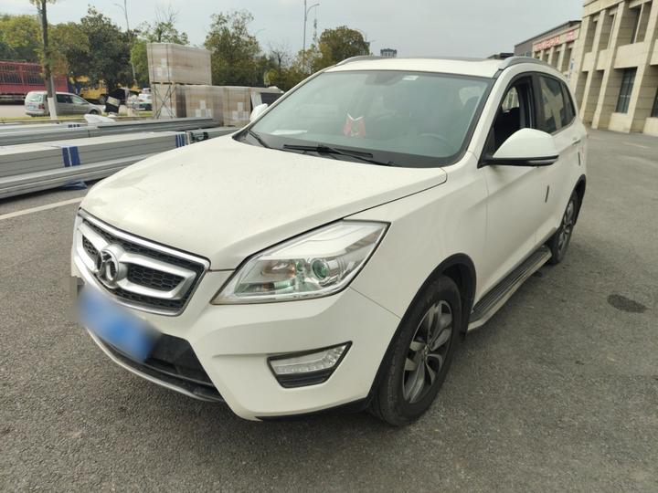BAIC X65 2015 2.0T AT Elite