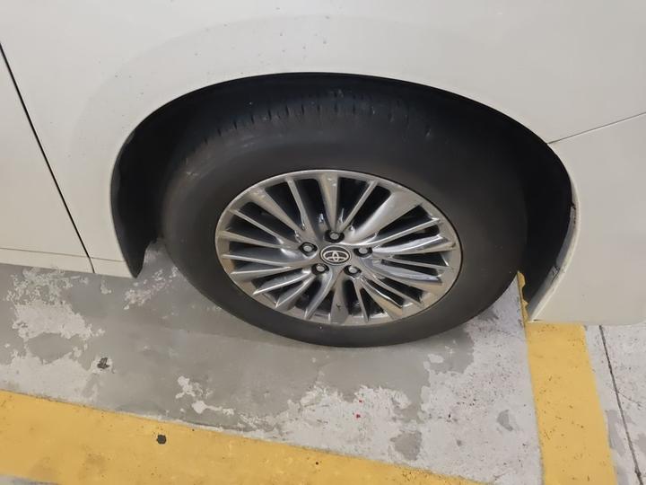 2020 Hybrid 2.5L HV Luxury photo 8