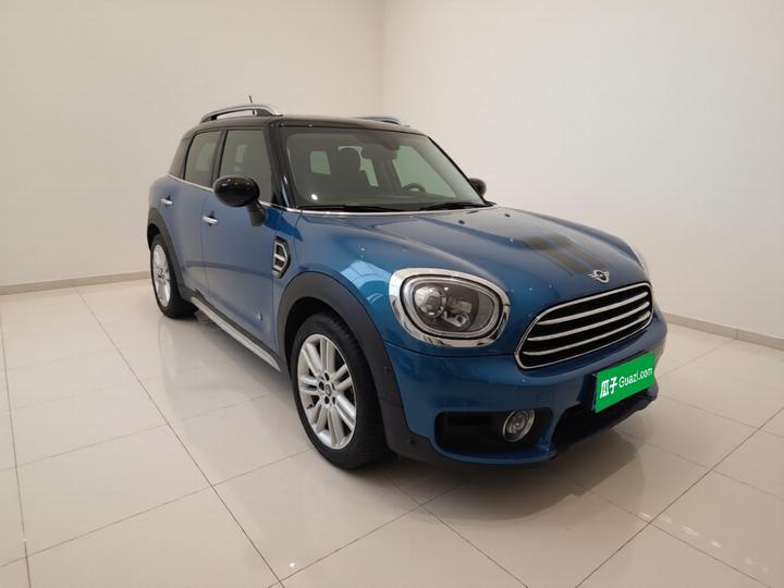 2019 1.5T COOPER ALL4 Wagon photo 3