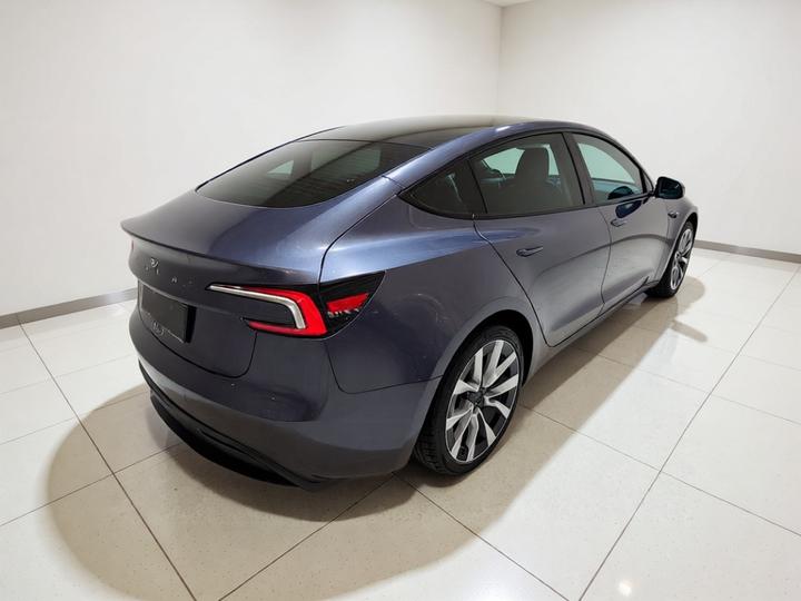 Model 3 2023 RWD photo 6