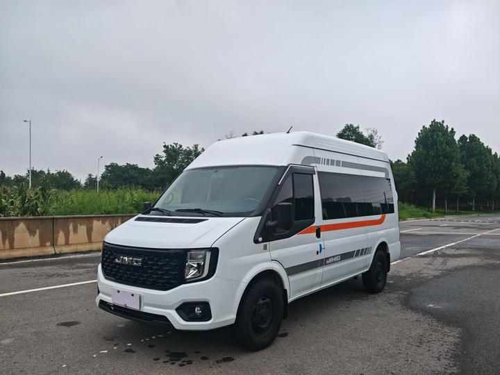 2025 2.0T 6MT Diesel Medium Wheelbase High Roof 7-Seater