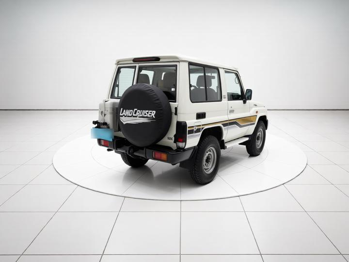 Land Cruiser Parallel Import photo 4