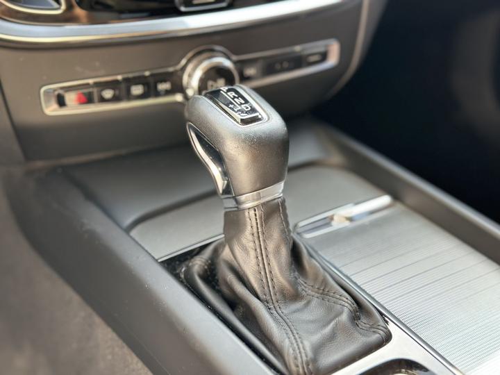 V60 2020 T5 Luxury photo 6