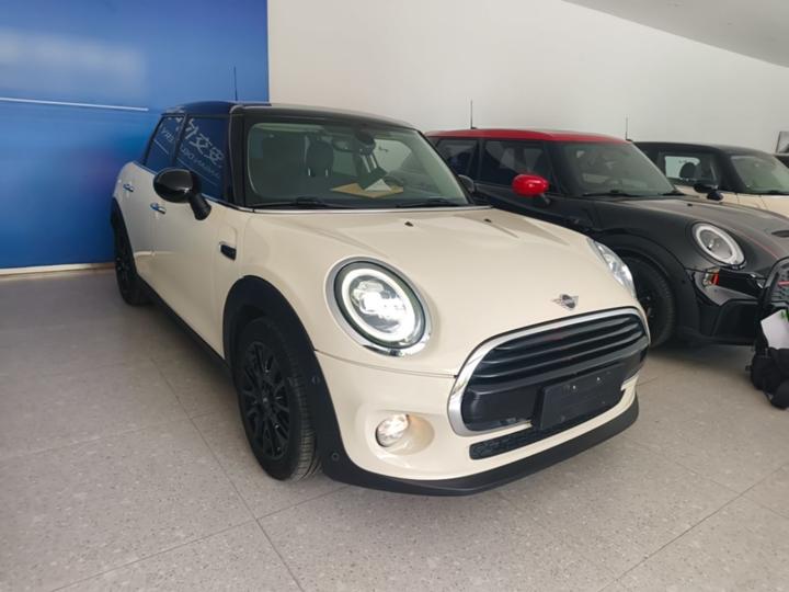 2018 1.5T COOPER Classic 5-Door photo 3