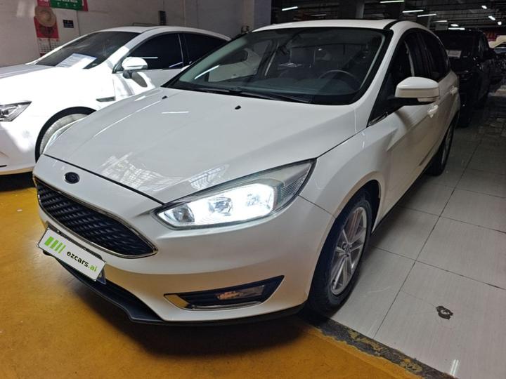 Focus 2017 Hatchback EcoBoost 125 AT Fashion