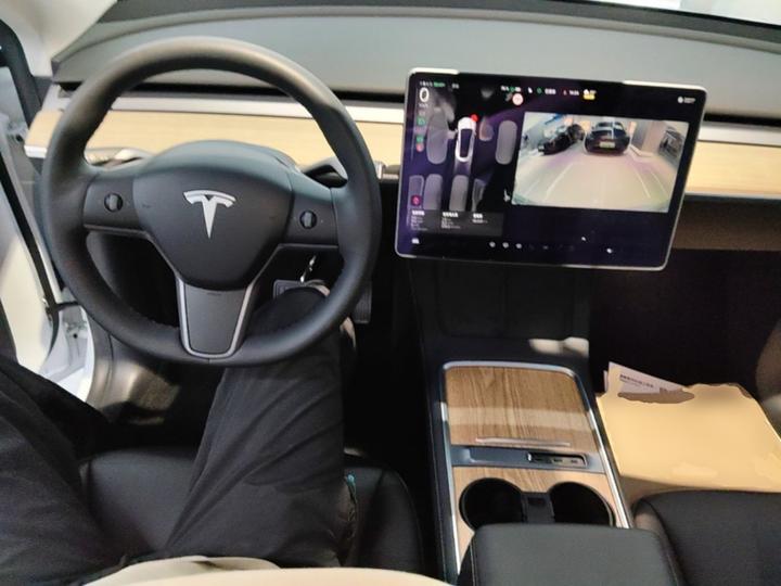 Model Y 2022 Facelift RWD photo 2