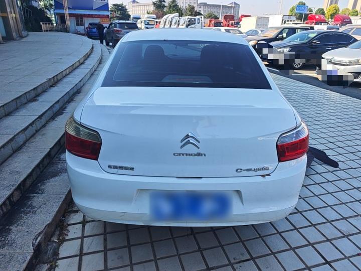 2016 1.6L MT Fashion photo 5