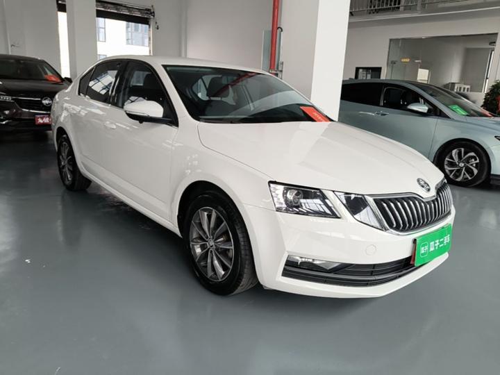 Octavia 2021 1.5L AT Comfort photo 3