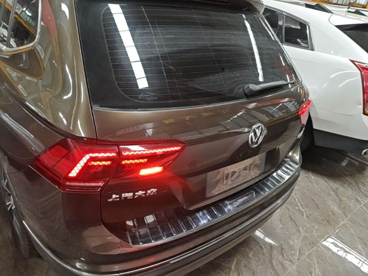 Tiguan L 2017 380TSI AT AWD Flagship photo 3