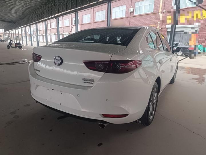 3 Axela 2021 1.5L MT photo 4