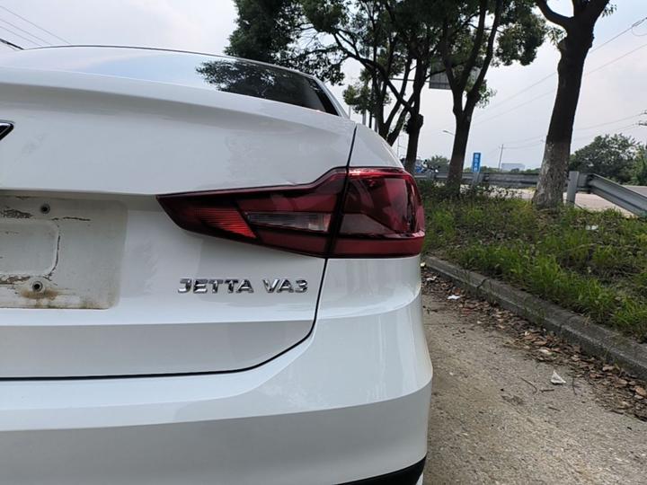 VA3 2020 1.5L AT photo 7