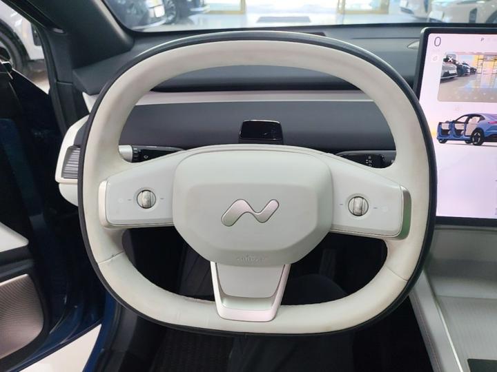 L60 2024 60kWh RWD photo 6