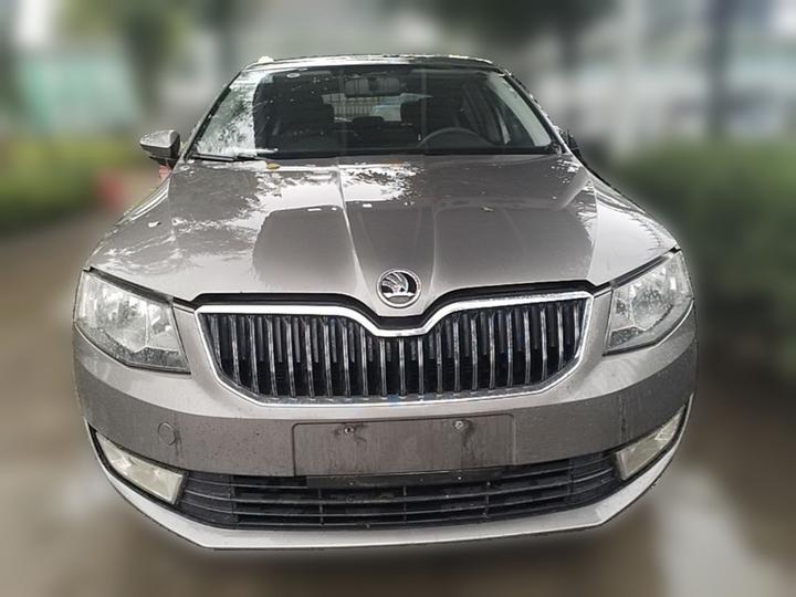 Octavia 2016 1.6L MT photo 2