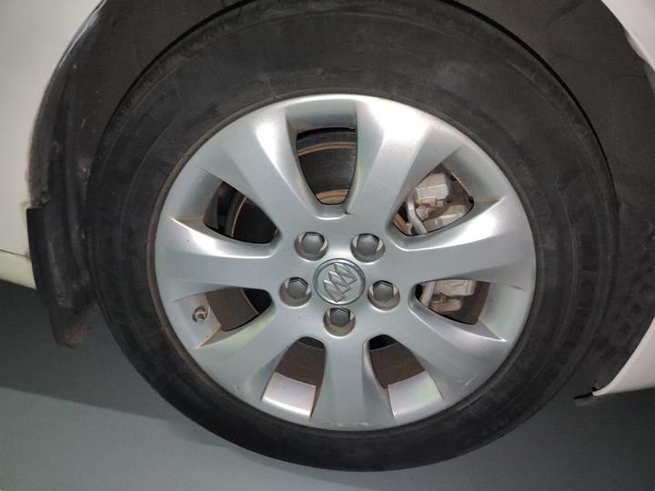 Regal 2015 1.6T Elite Tech photo 8