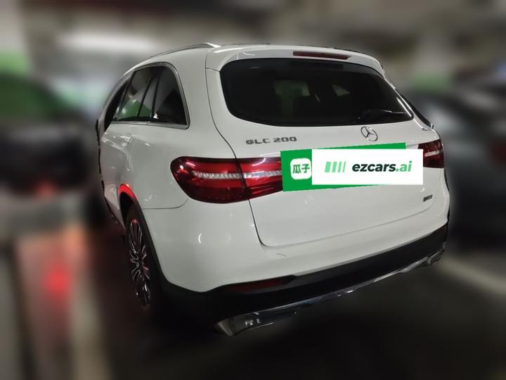 GLC 2018 GLC 200 4MATIC photo 4