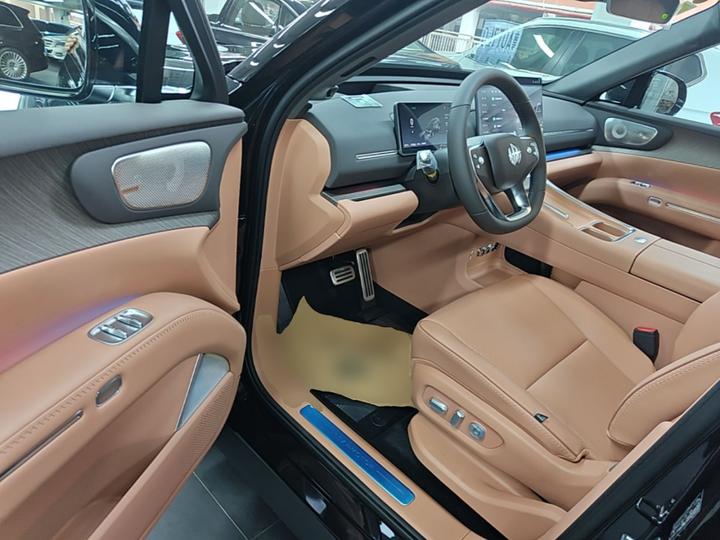 Leapmotor D19 2026 EREV 500 Smart Premium 6-Seater photo 3