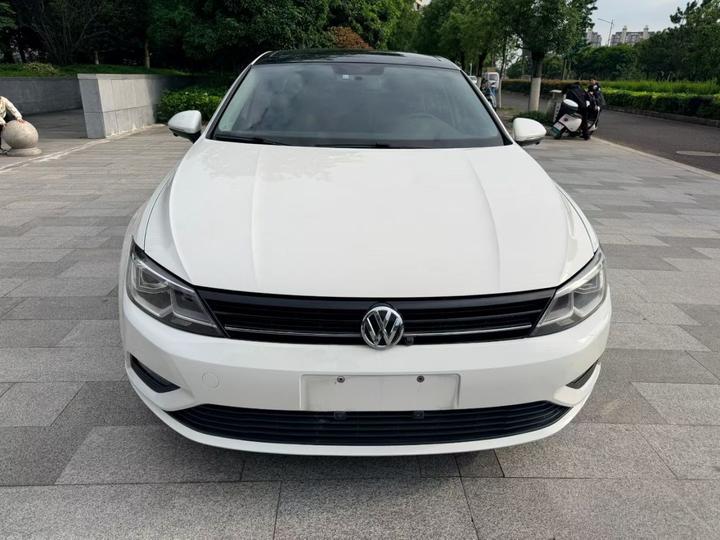 Lamando 2018 230TSI DSG photo 2