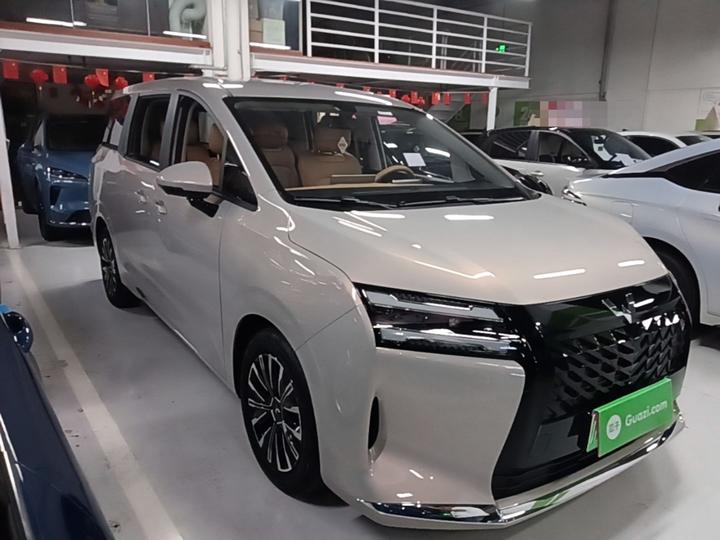 730 EV 2025 125km Luxury photo 3