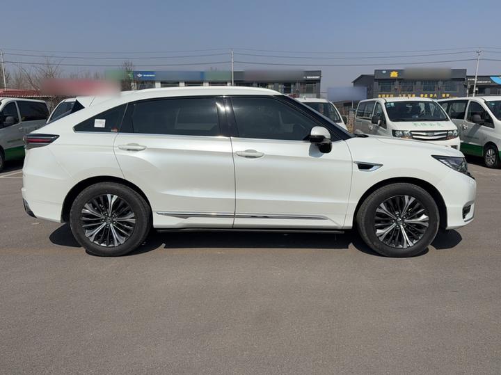 UR-V 2020 370TURBO RWD photo 3