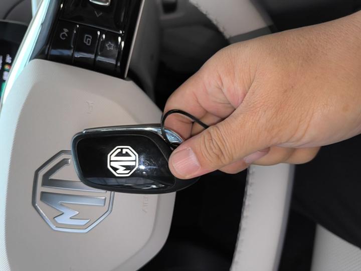 MG4 EV 2026 Facelift 437 photo 8
