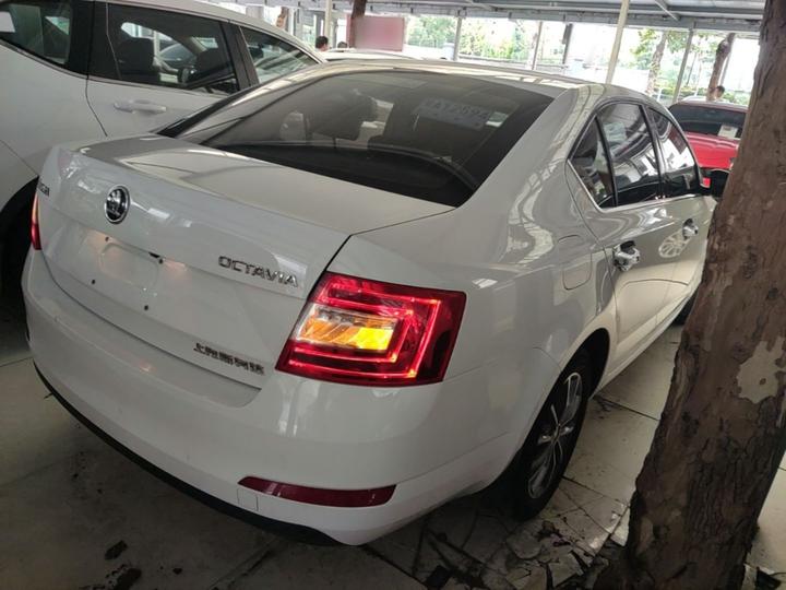 Octavia 2017 1.6L AT photo 4