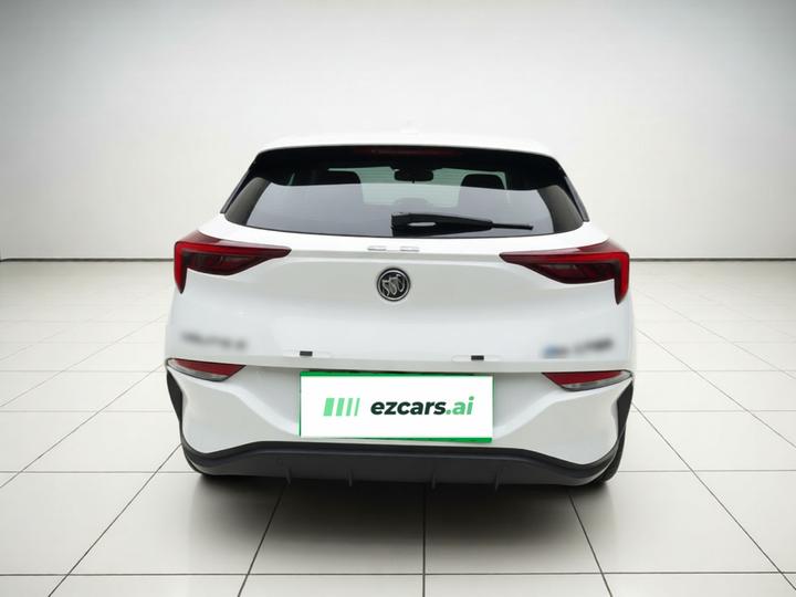 6 2020 PHEV photo 5